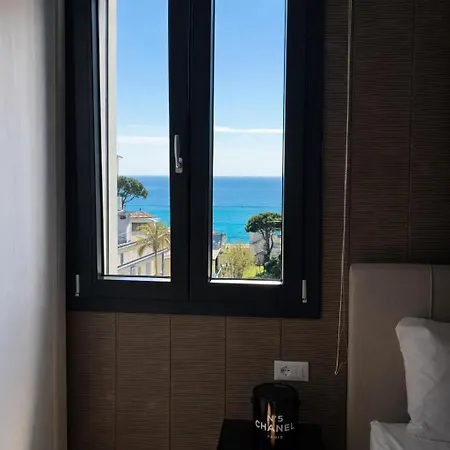 Altamarea Sea View Apartment *